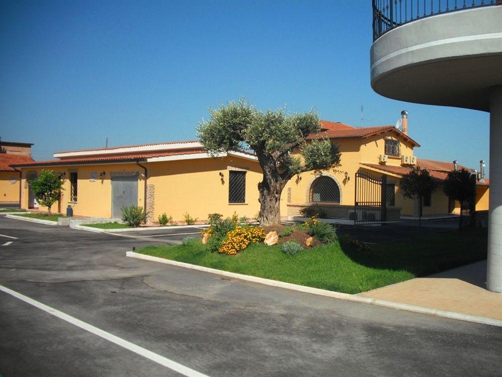 B&B Hotel Pomezia Cortese Экстерьер фото