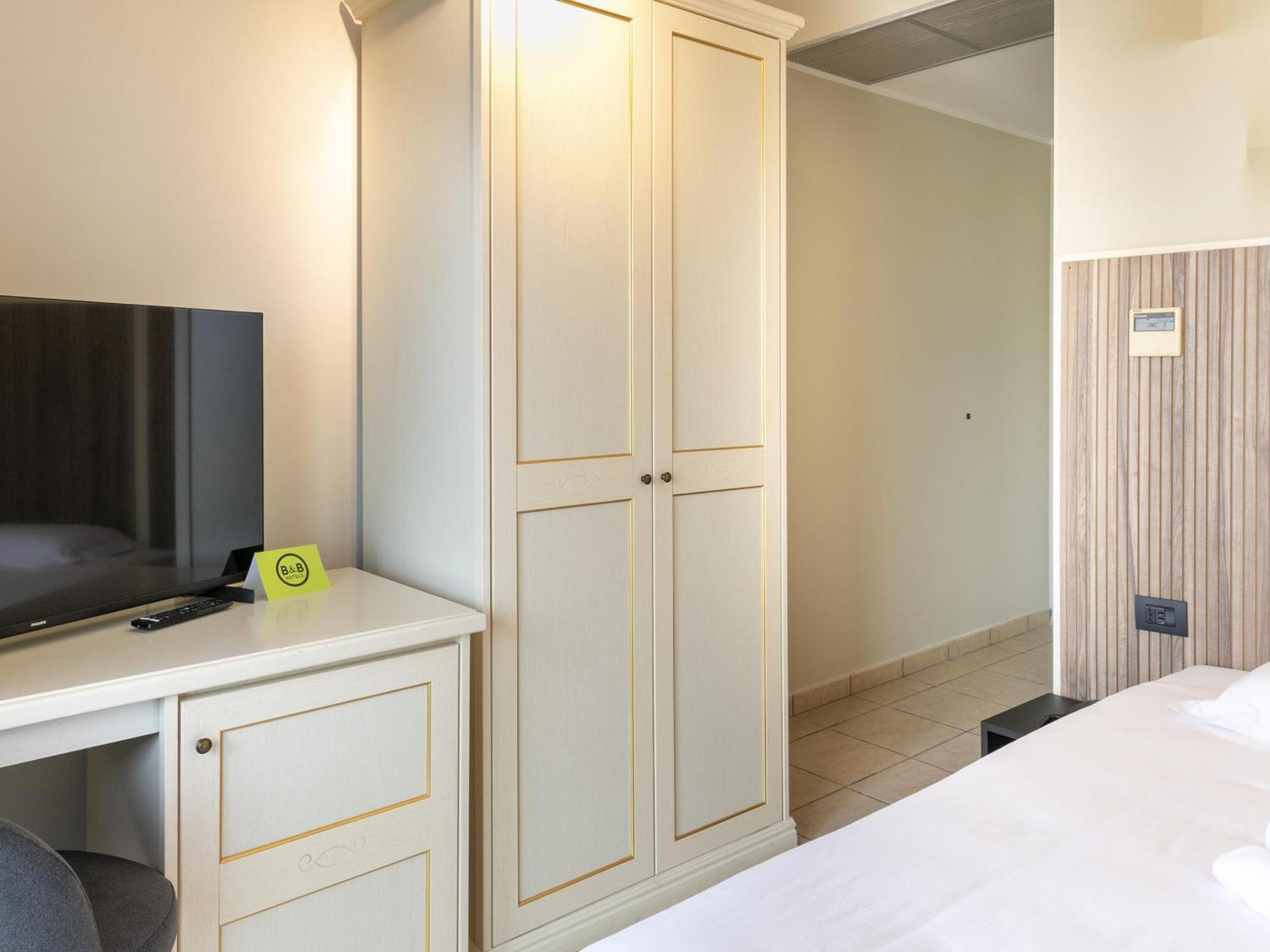 B&B Hotel Pomezia Cortese Экстерьер фото