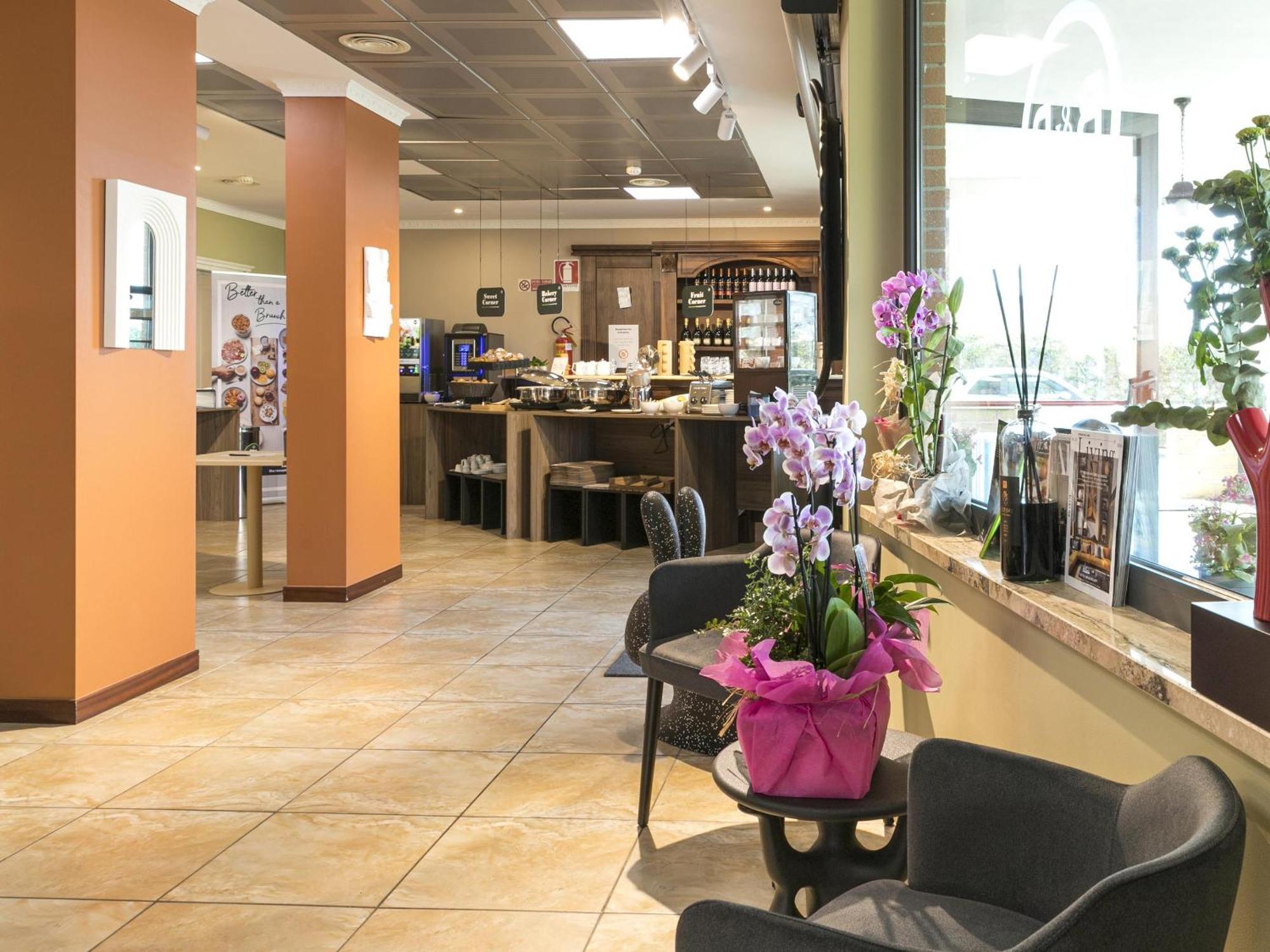 B&B Hotel Pomezia Cortese Экстерьер фото