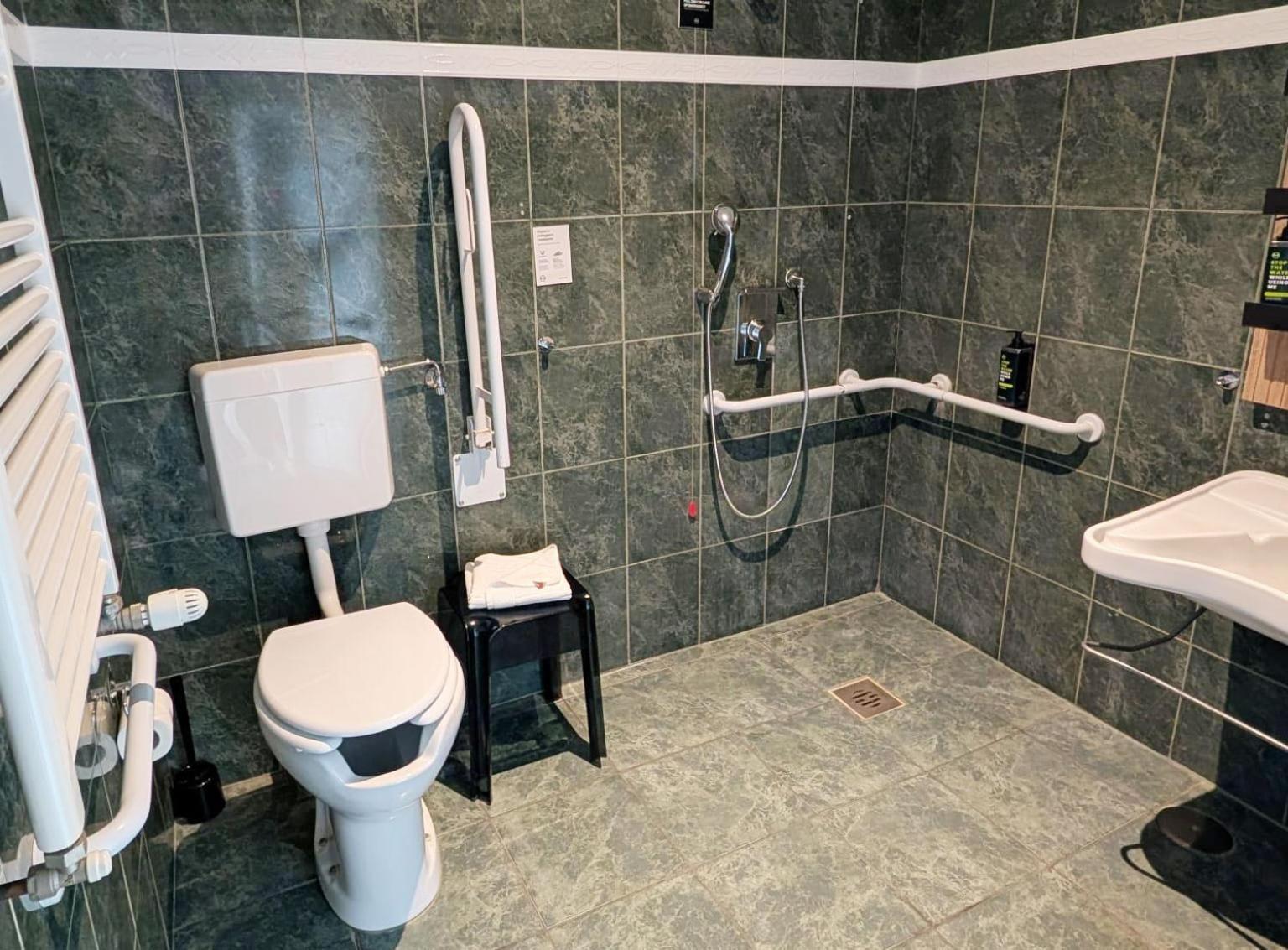 B&B Hotel Pomezia Cortese Экстерьер фото