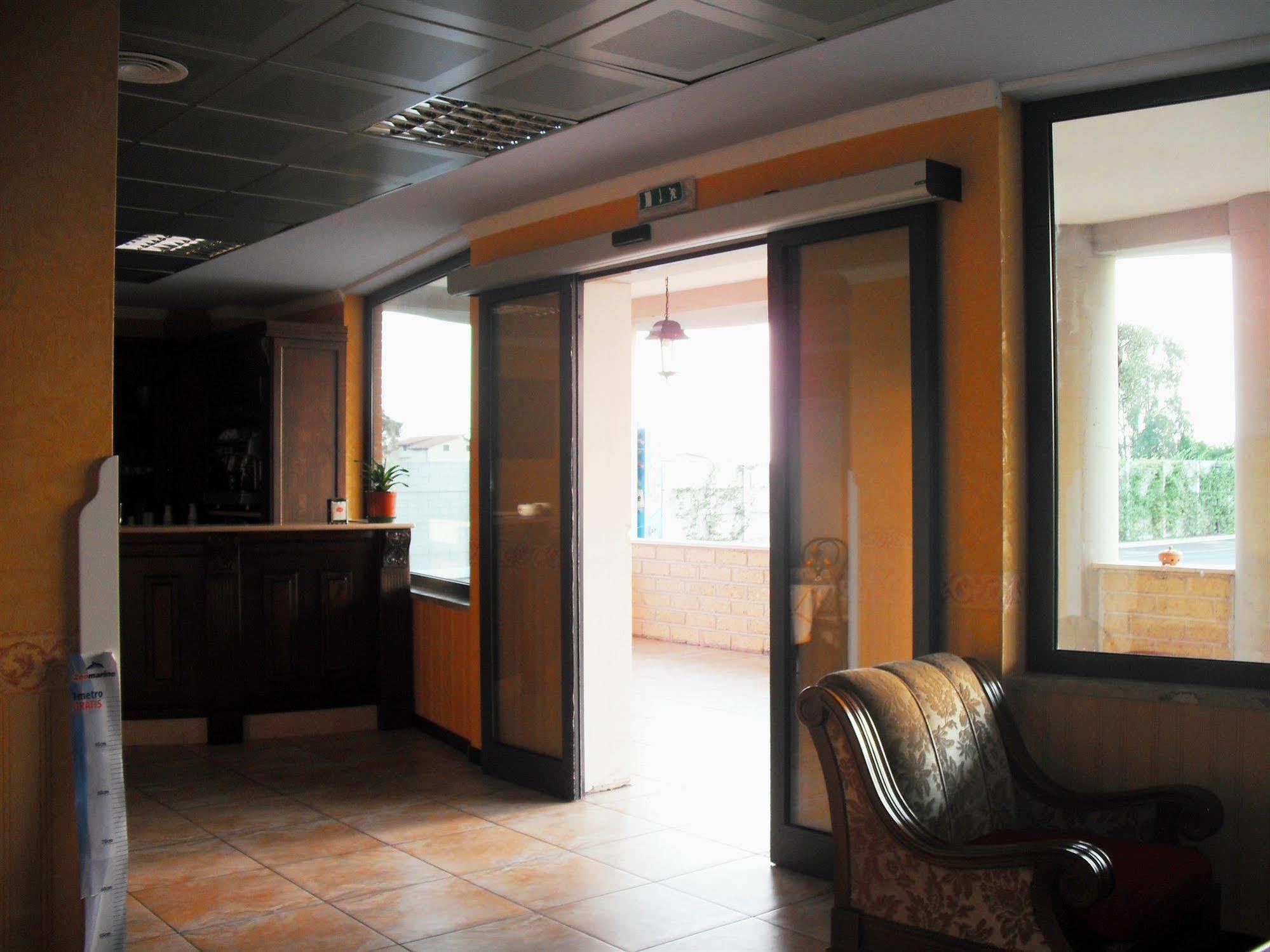 B&B Hotel Pomezia Cortese Экстерьер фото
